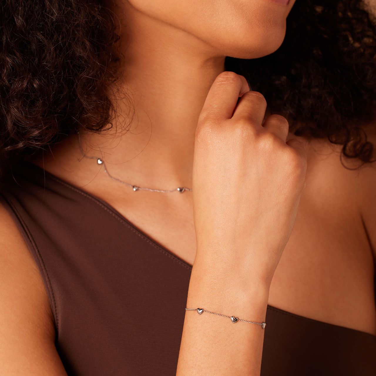 Stainless steel armband met 6 hartjes