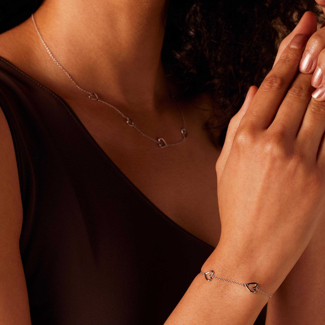 Armband aus 925 Silber, kleine Herzen