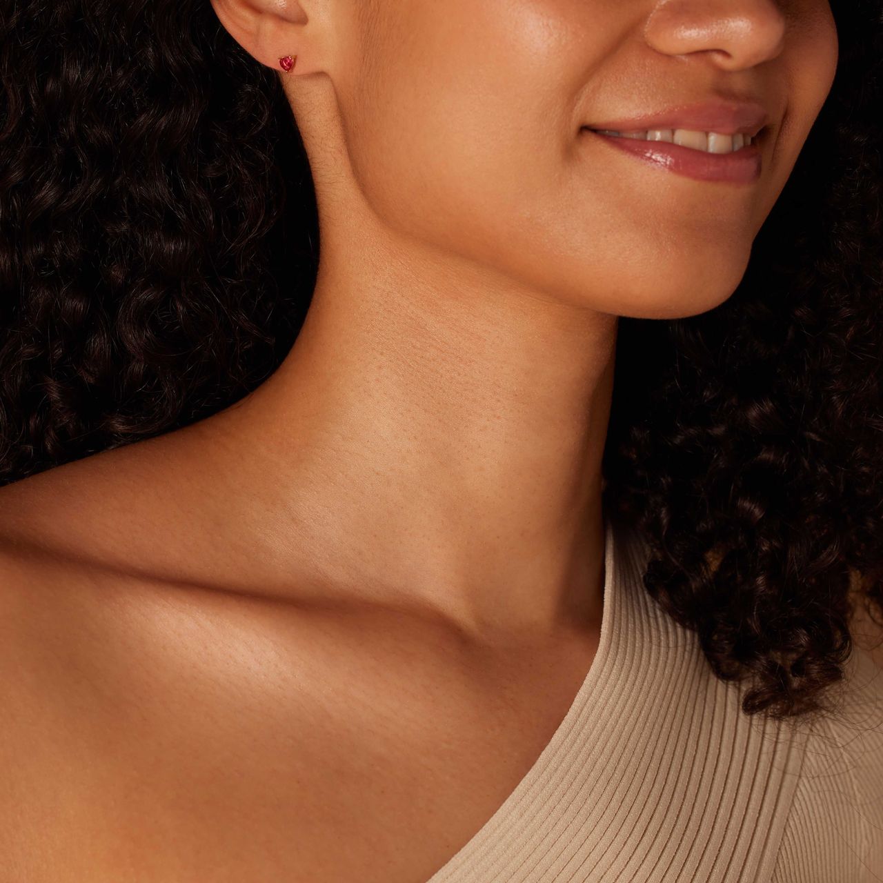 Stainless steel goldplated oorknoppen hart met zirkonia voor dames