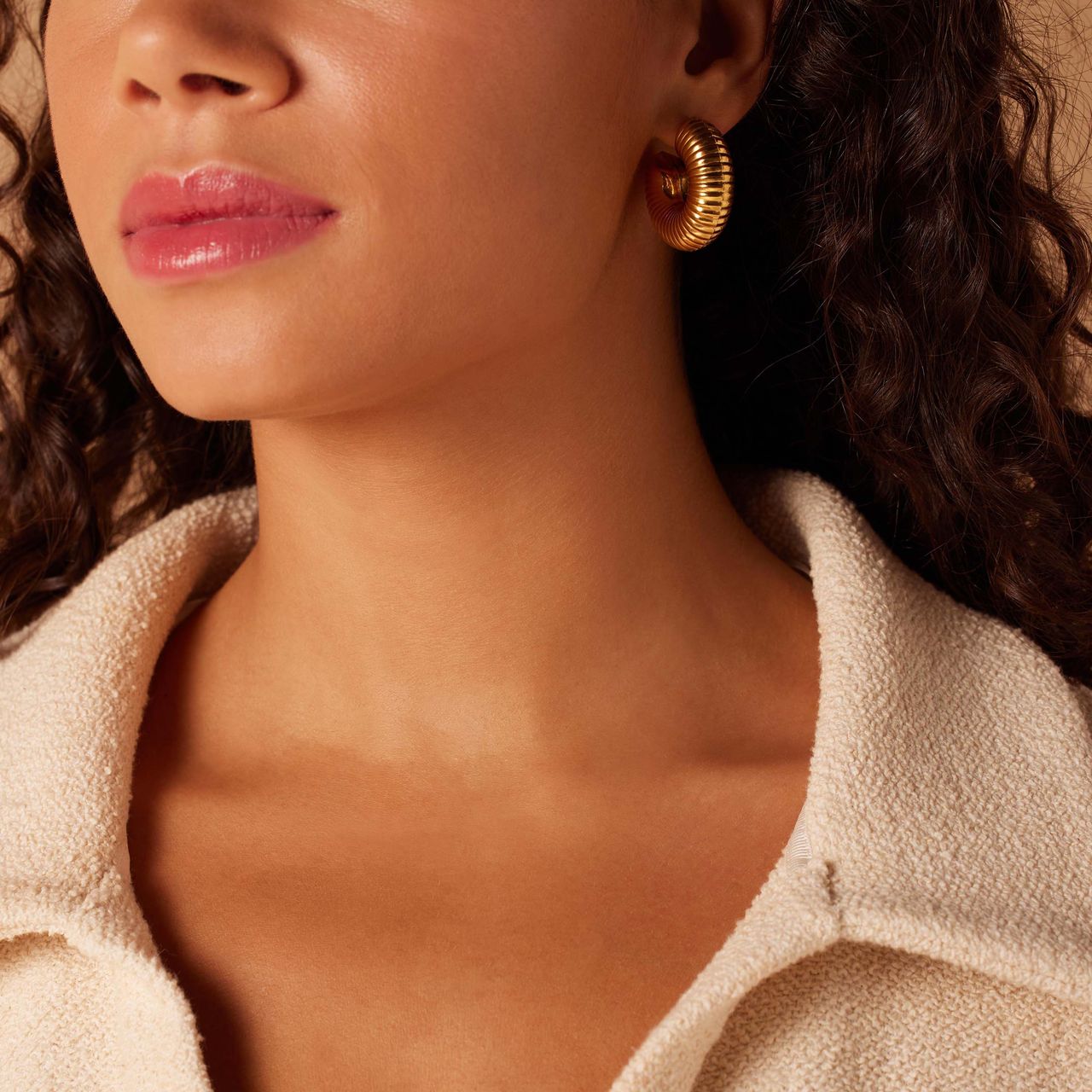 Stainless steel goldplated oorringen met ribbels voor dames