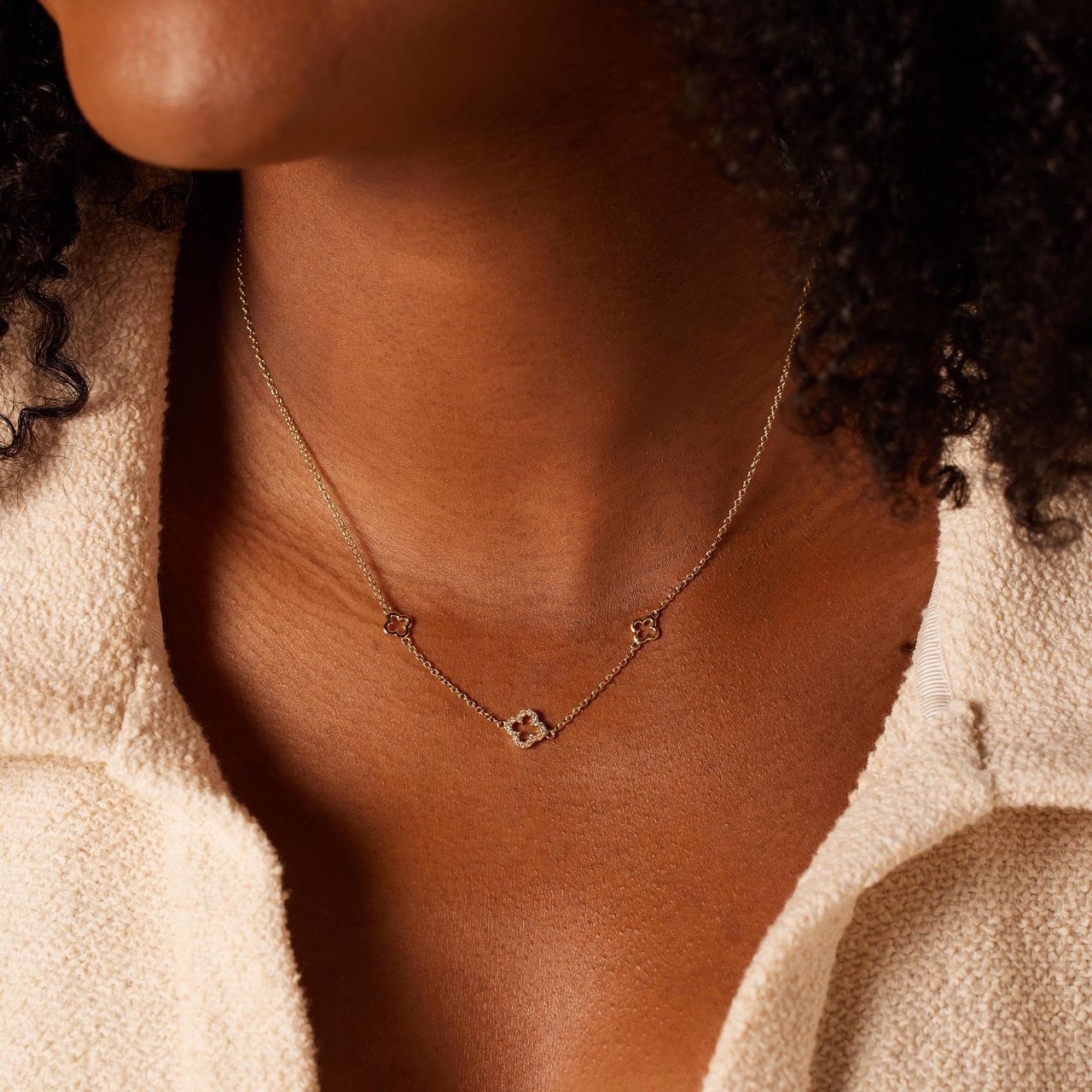 Zilveren goldplated ketting met hanger klaver met zirkonia voor dames