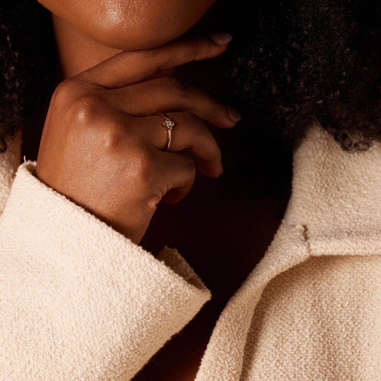 Zilveren goldplated ring klaver met zirkonia voor dames