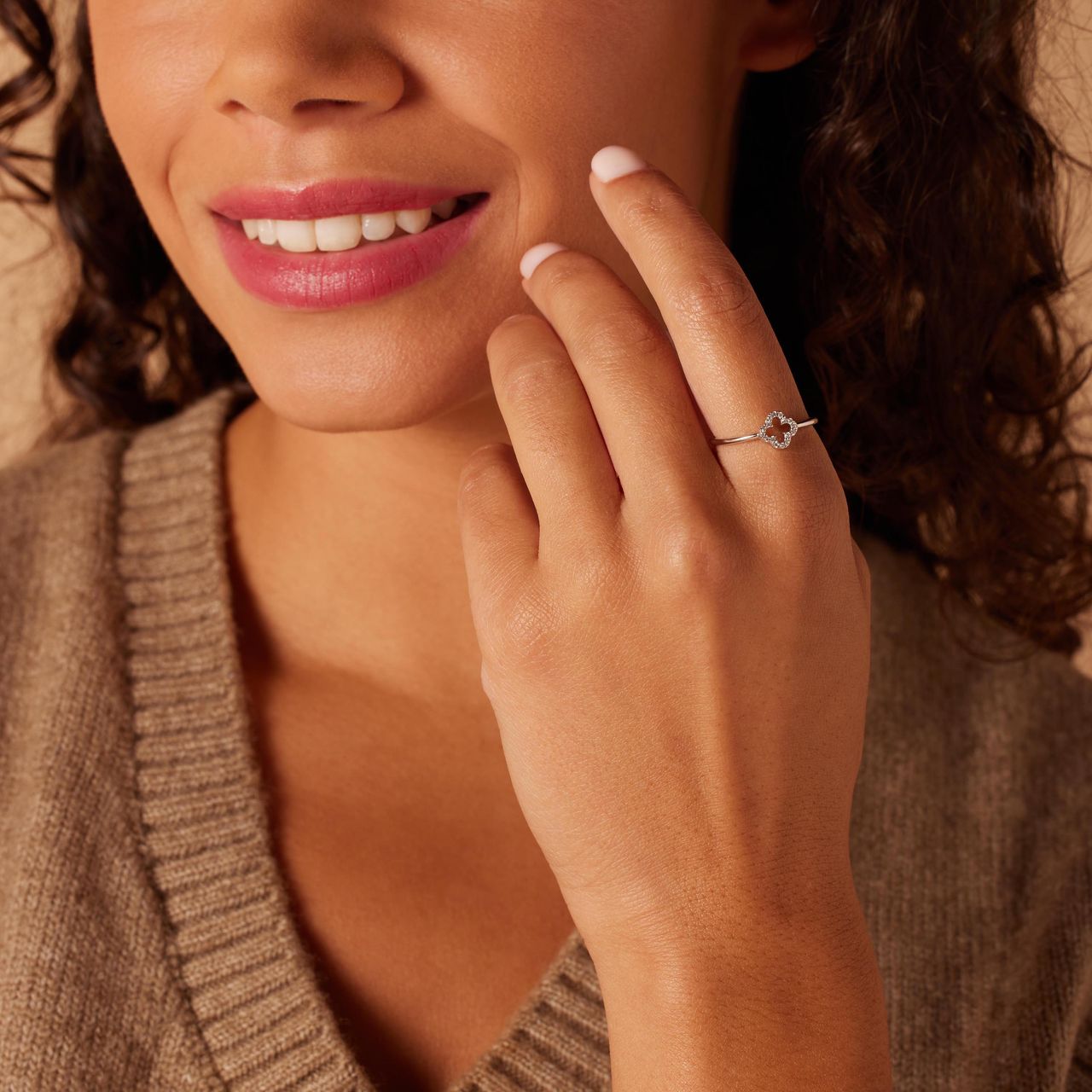 Ring aus 925 Silber, Kleeblatt, Zirkonia