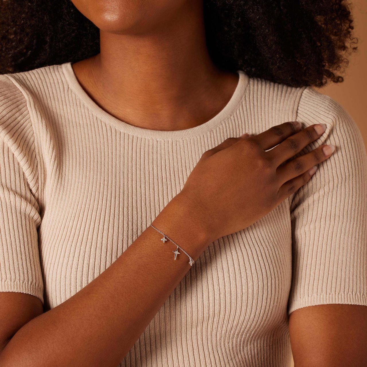Zilveren armband met hangers sterren zirkonia