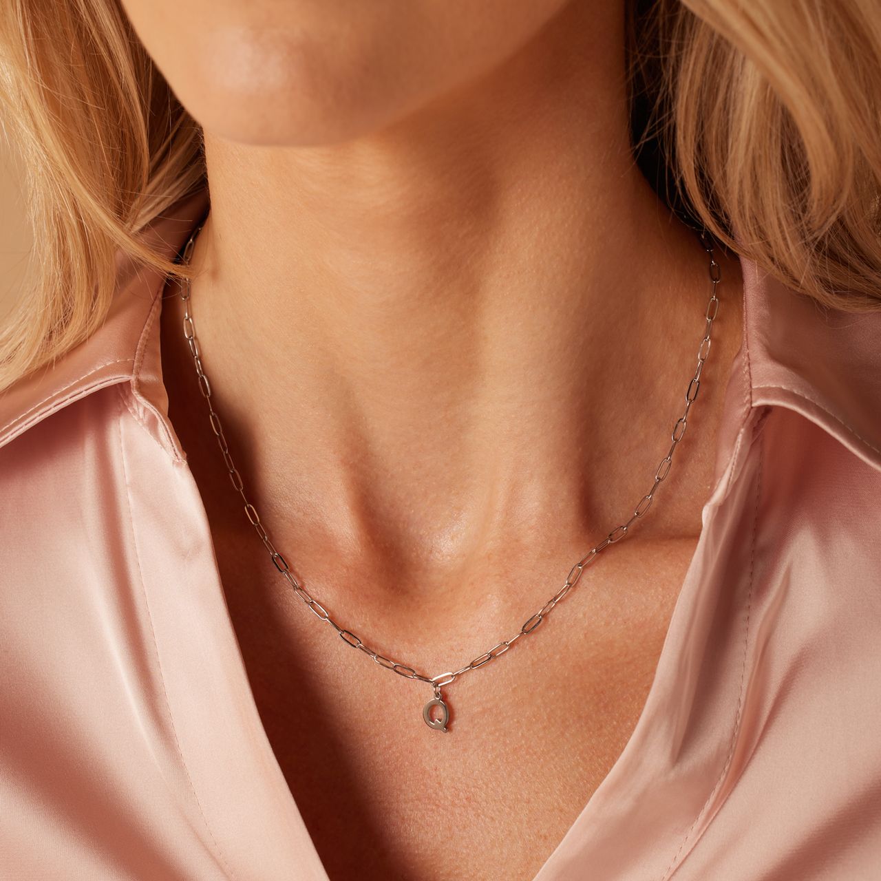 Stalen ketting closed forever met letter Q