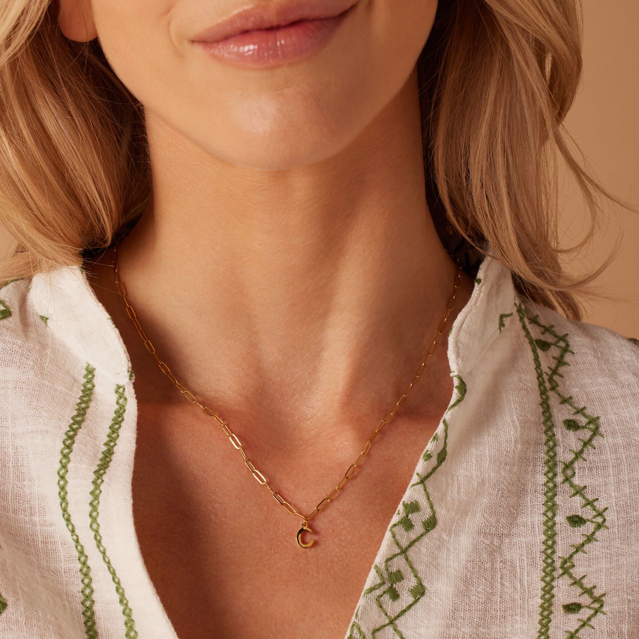 Stainless steel goldplated ketting closed forever letter C