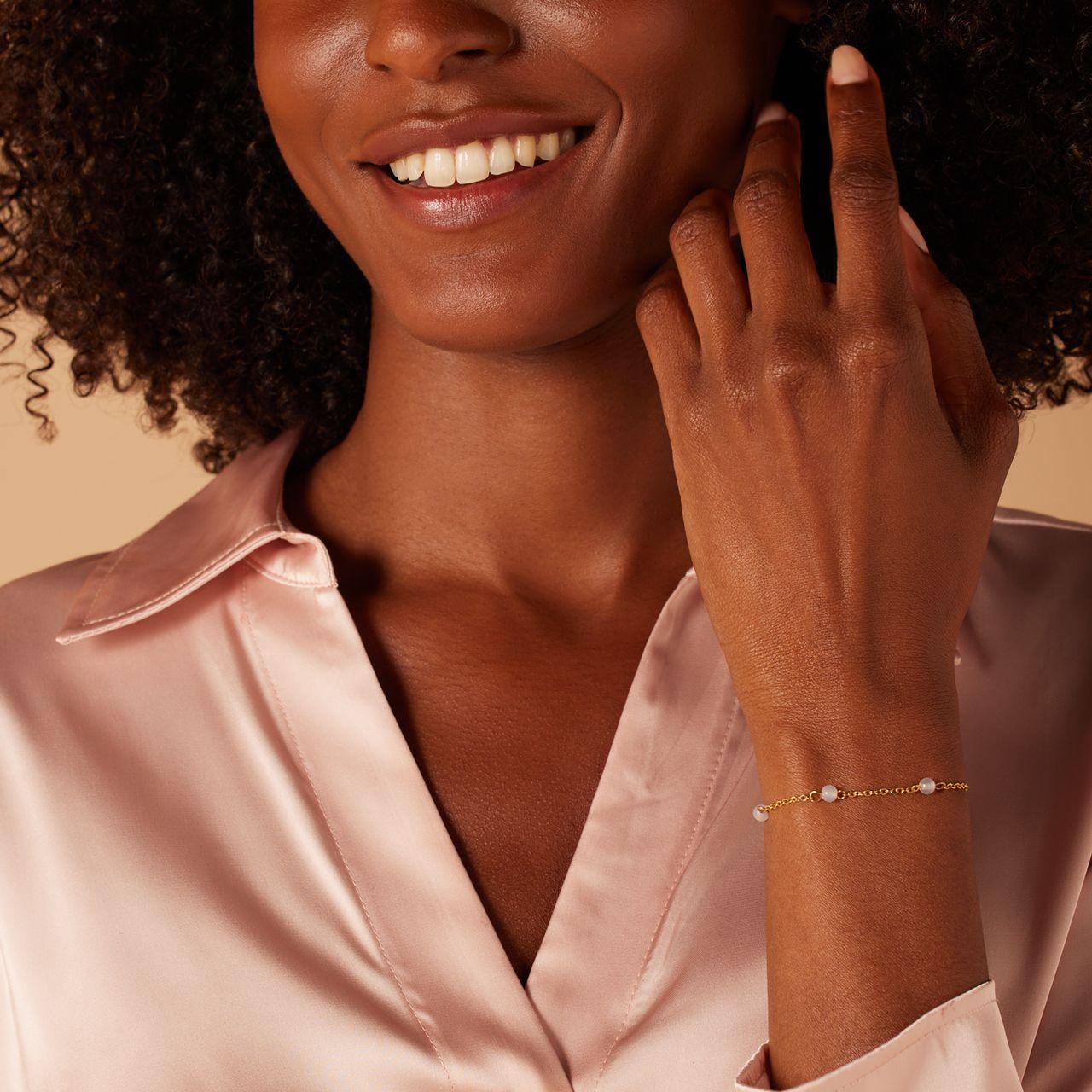 Stalen goldplated fantasiearmband witte agaat voor dames