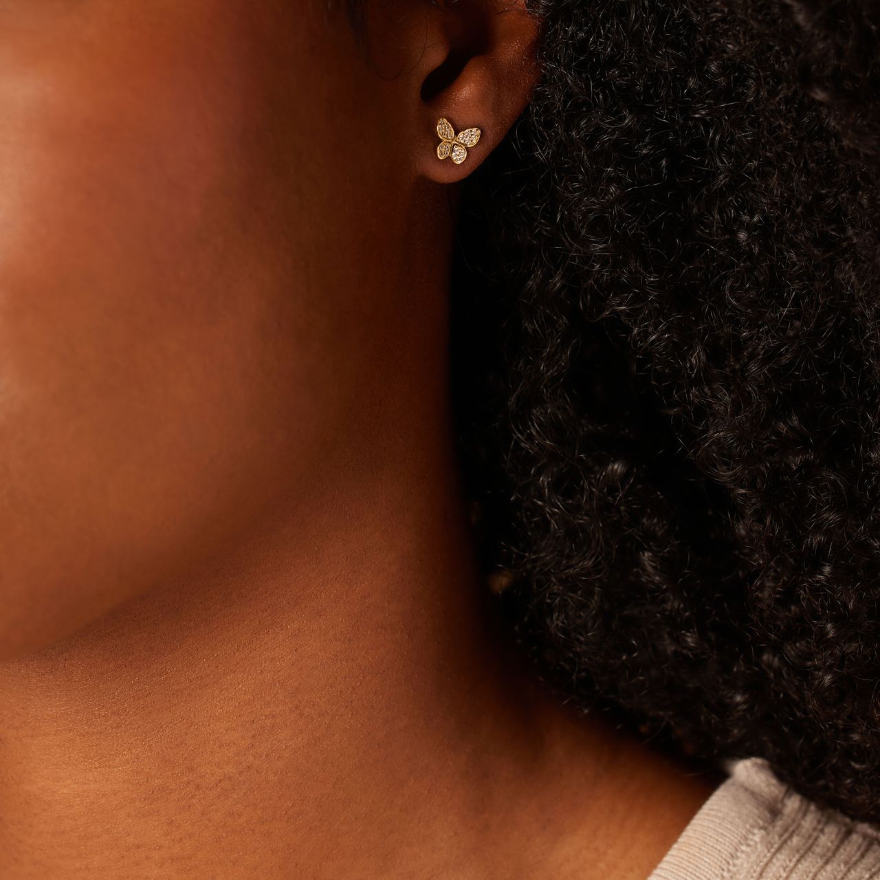 Zilveren goldplated oorknoppen vlinder zirkonia voor dames