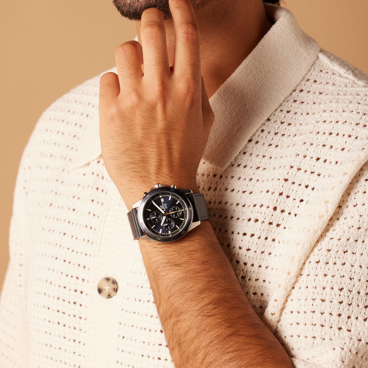 Edifice Uhr mit Armband aus Leder, Schwarz, EFR-526L-2CVUEF