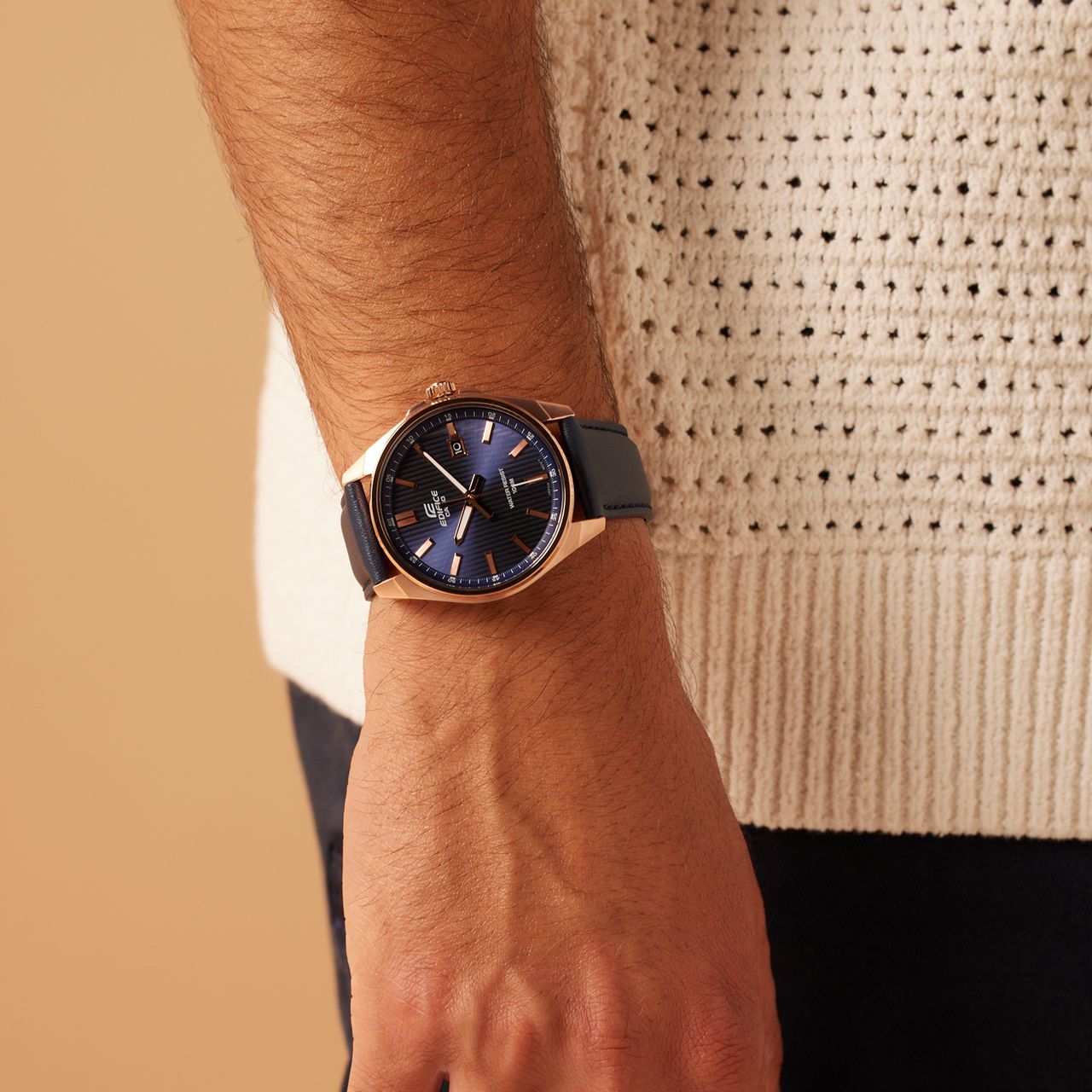 Edifice rosa Armbanduhr mit Armband aus Leder, Blau, EFV-150CL-2AVUEF