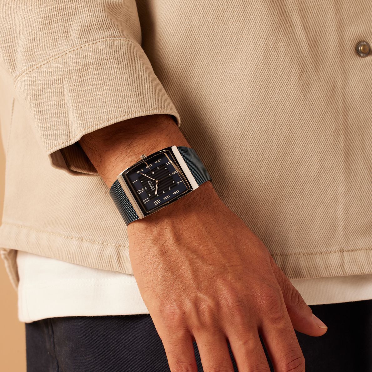 Bering solar horloge met mesh band blauw 16433-307