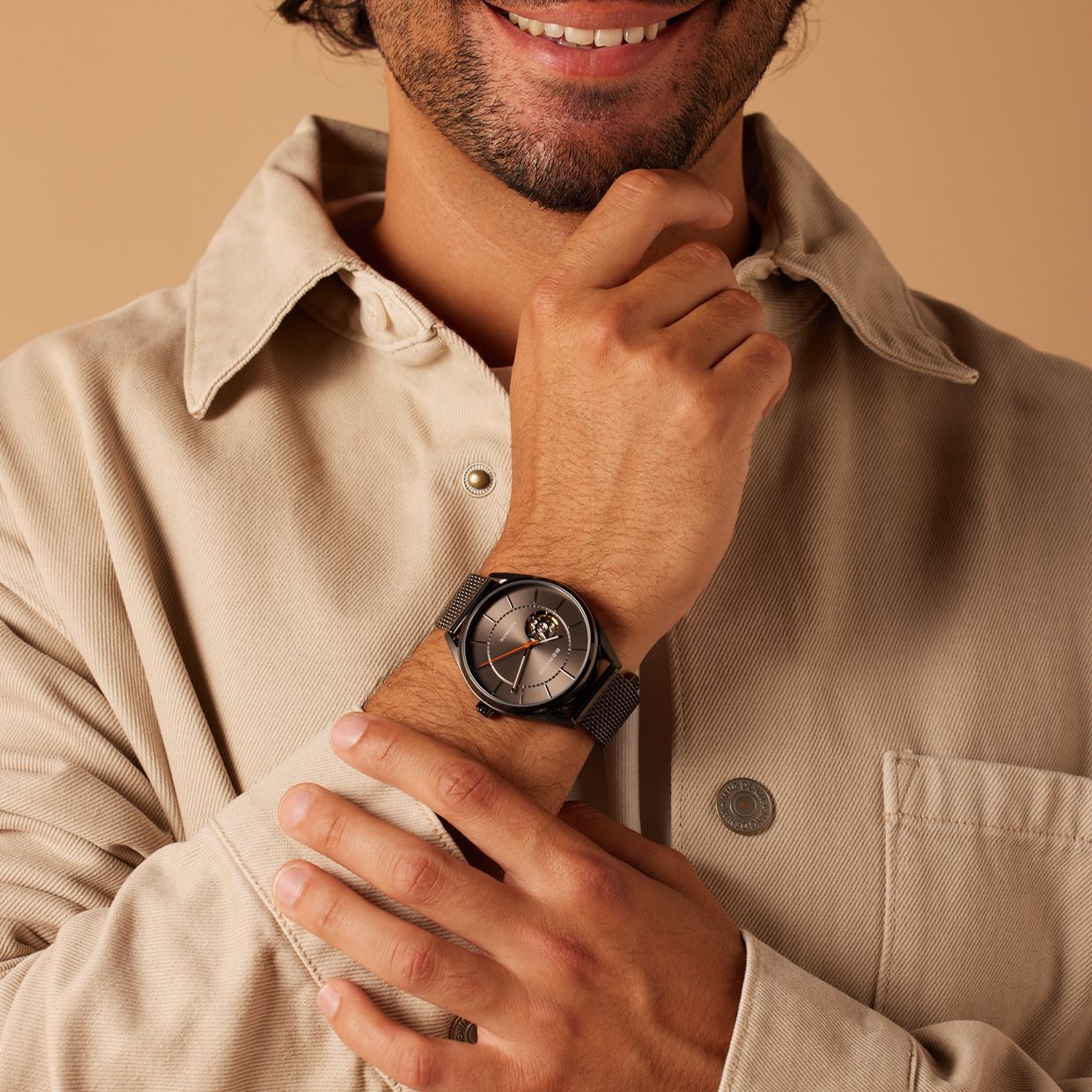 Bering Uhr mit Armband aus Mesh, Grau, 16743-377