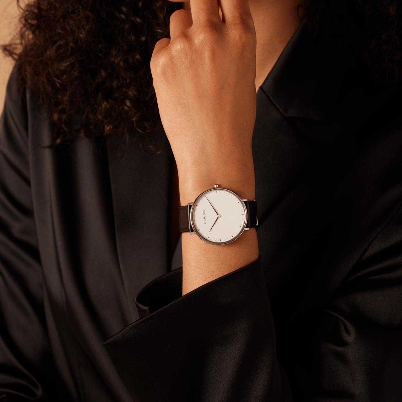 Bering horloge met leren band zwart 15739-404