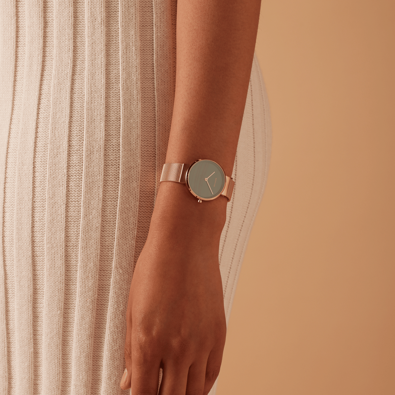 Bering horloge met mesh band rosé 14531-368