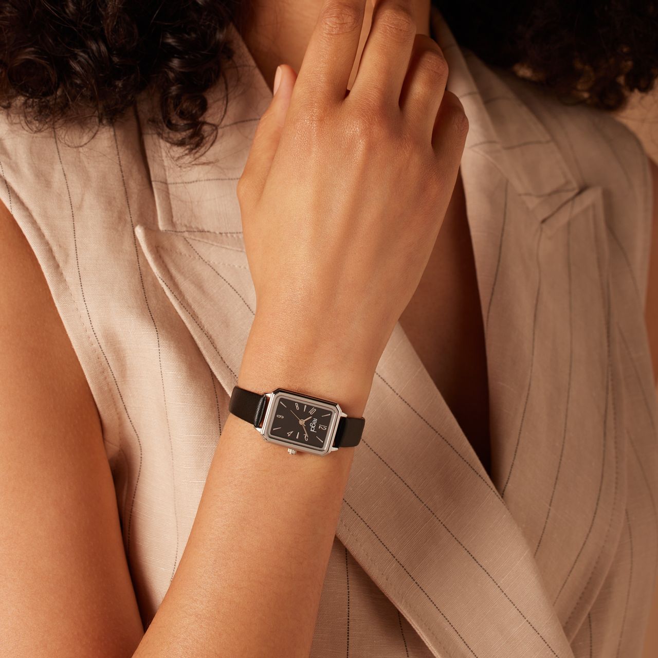 Regal Damen-Armbanduhr mit schwarzem Armband