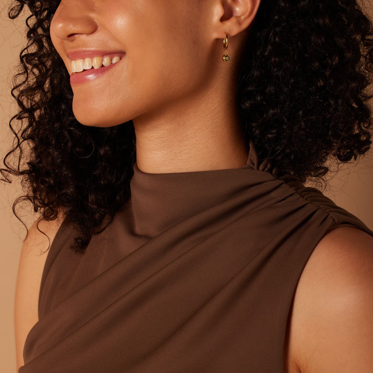 Stainless steel goldplated oorknoppen met geboortesteen Augustus voor dames