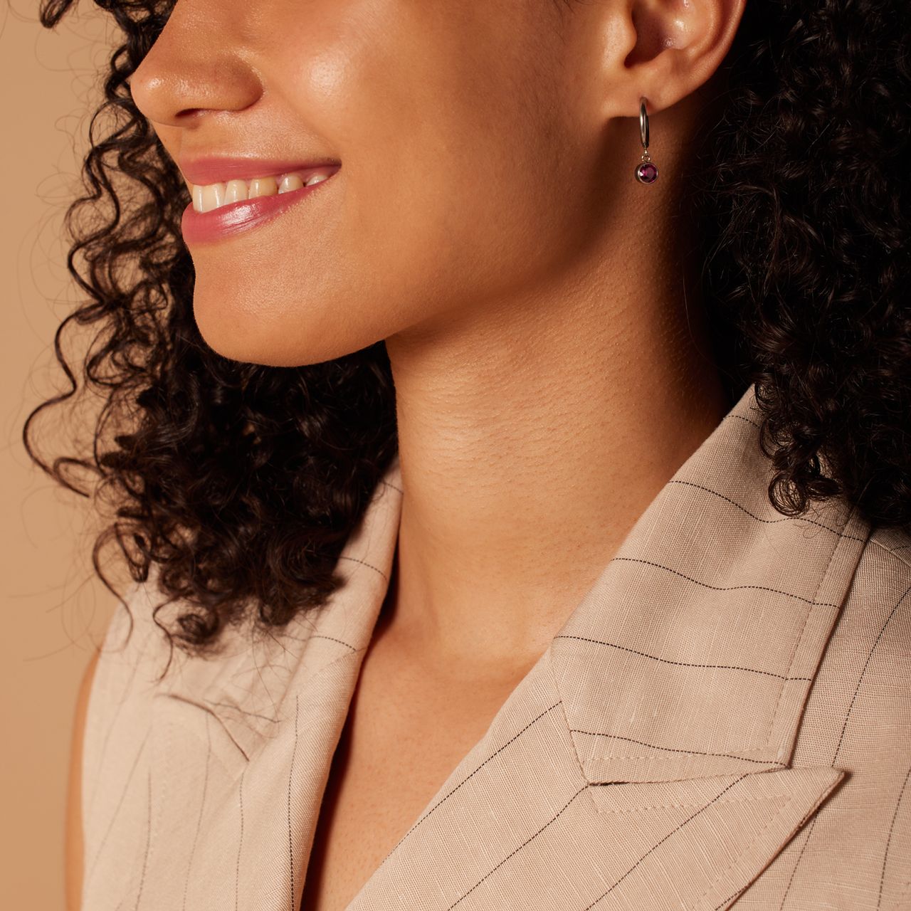 Stainless steel oorbellen met geboortesteen juli