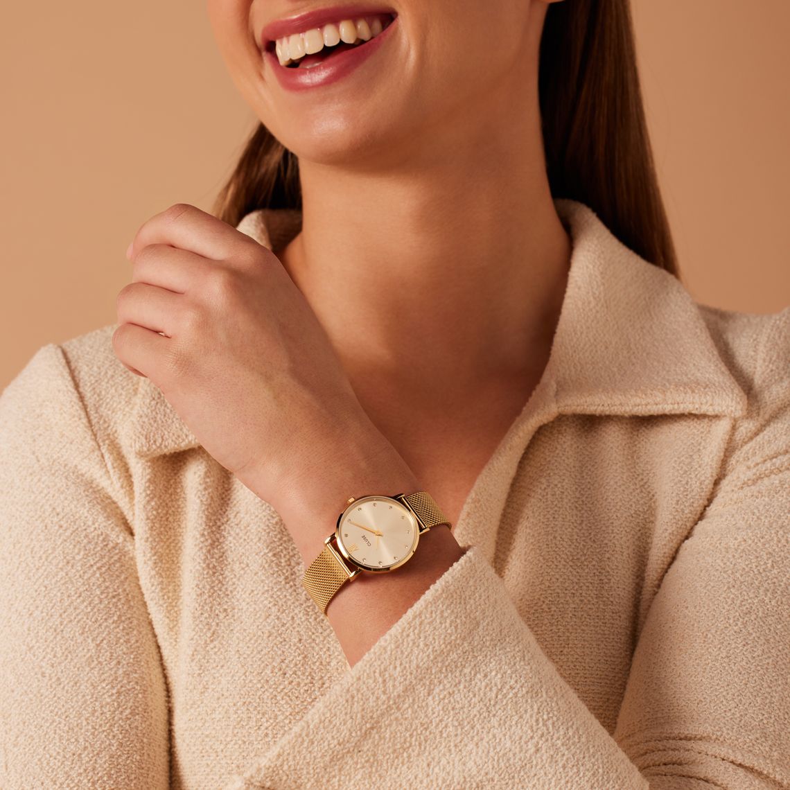 CLUSE – Uhr aus der Minuit-Kollektion mit goldfarbenem Mesh-Armband und Kristallbesatz