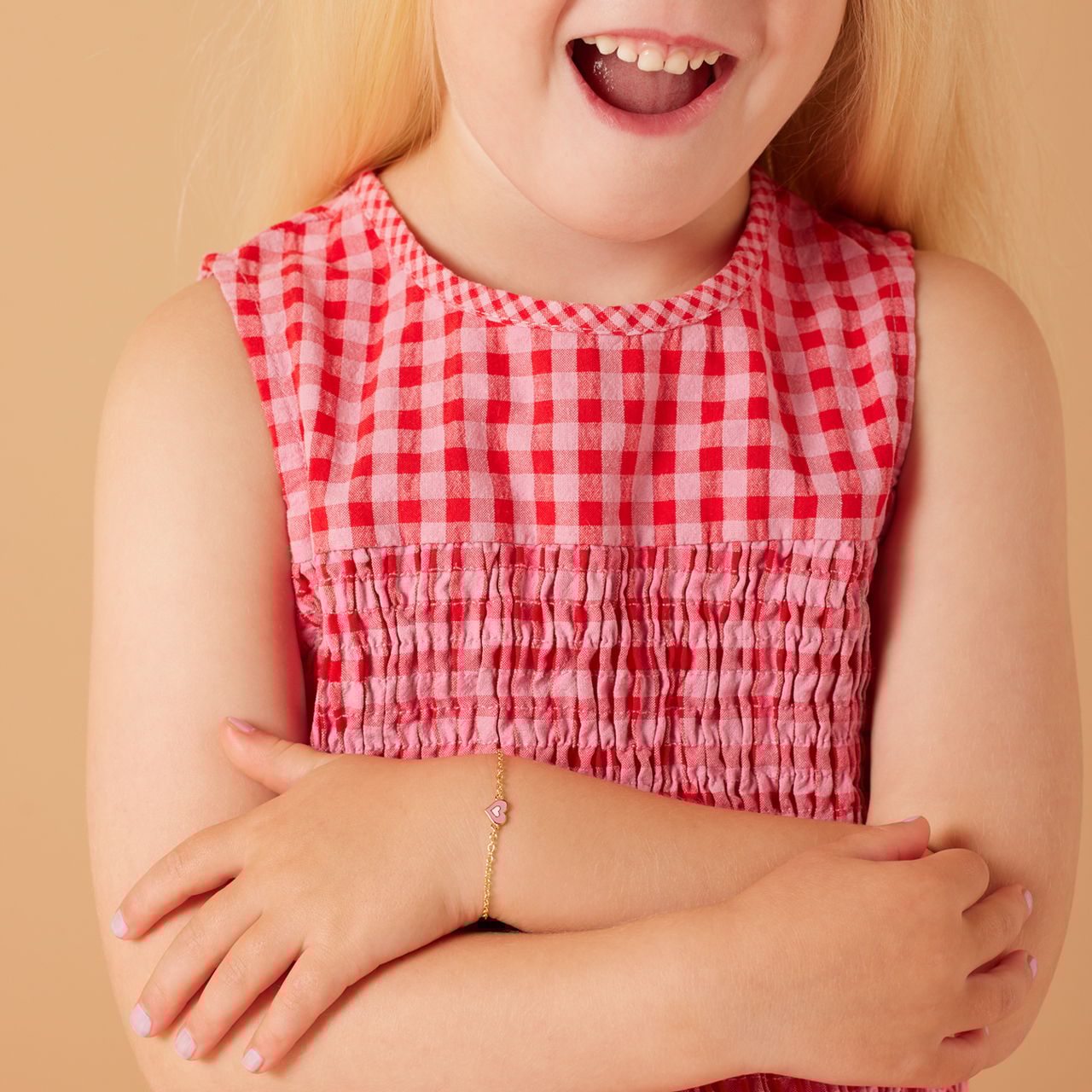 Zilveren goldplated kinderarmband met hanger hart met emaille