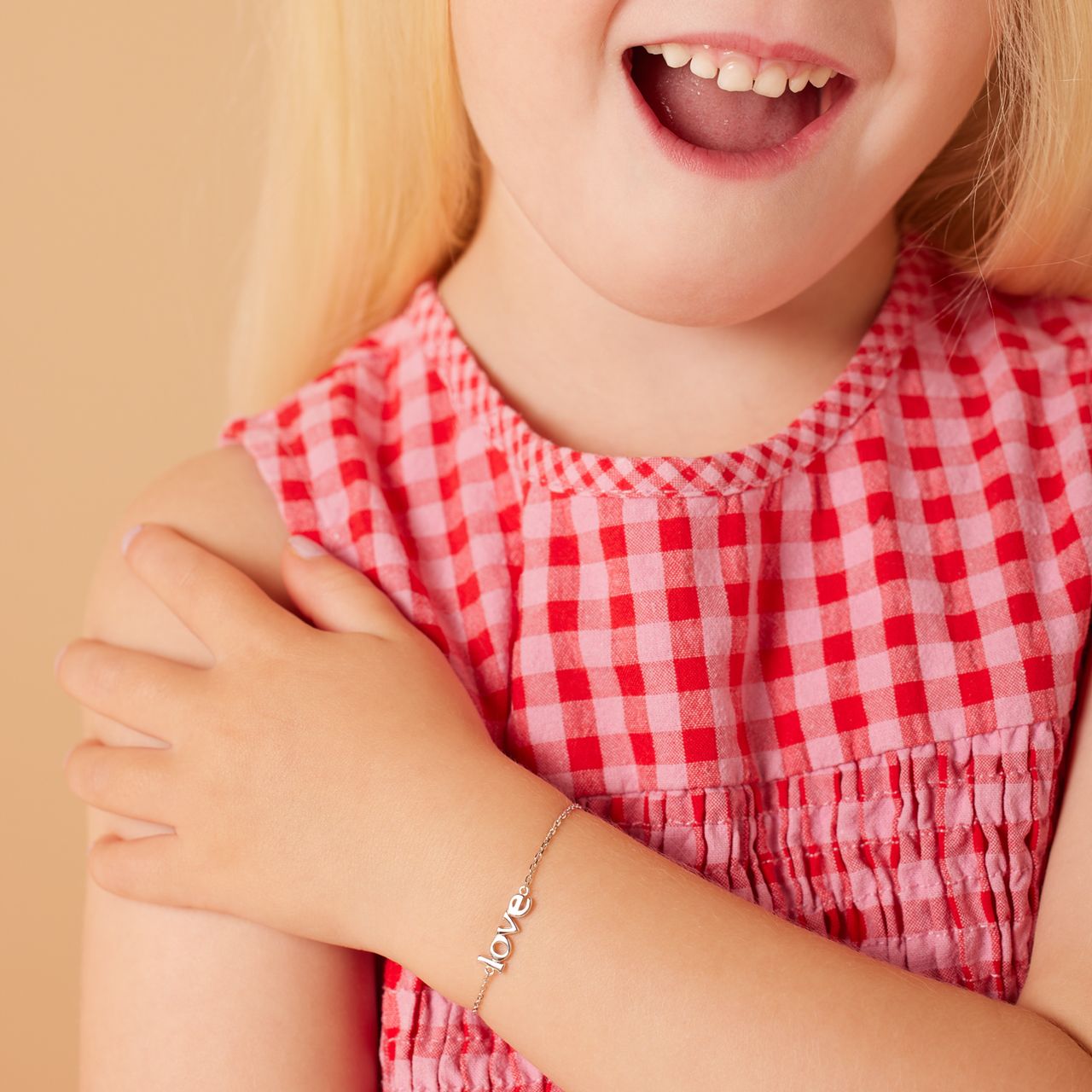 Armband aus 925 Silber, „Love”