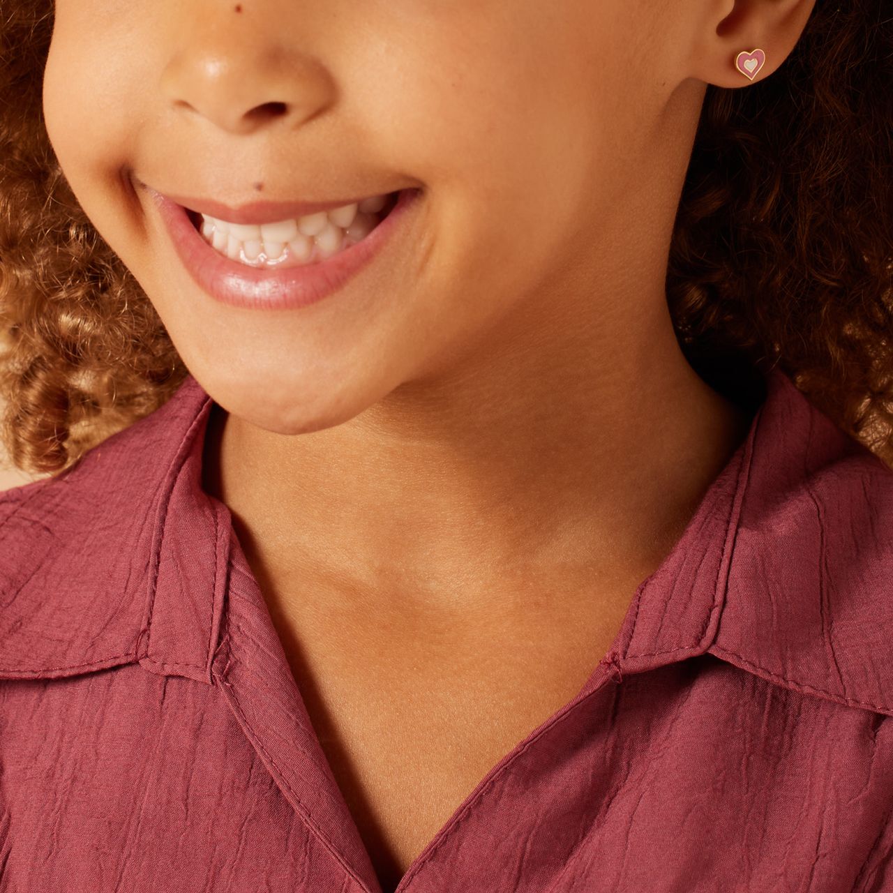 Zilveren goldplated oorknoppen hart emaille roze