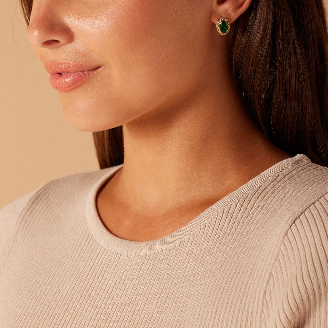 Stalen goldplated vintage oorknoppen met groen zirkonia