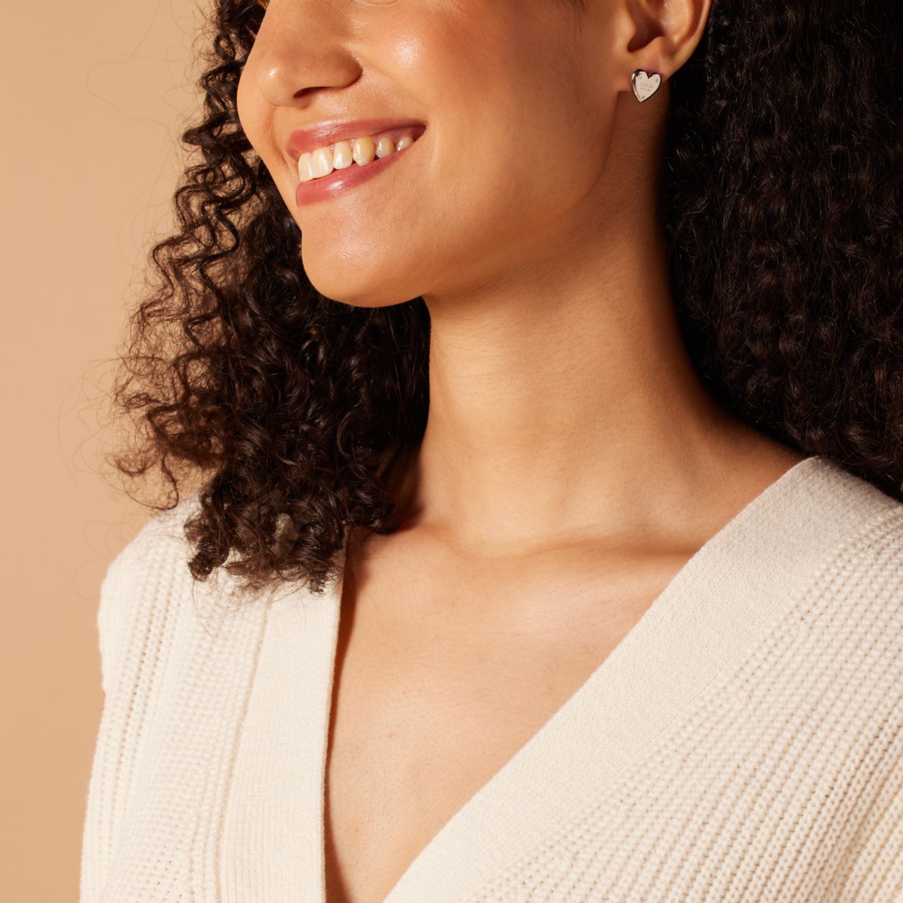 Guess stainless steel oorknoppen ALL YOU NEED IS LOVE 12mm