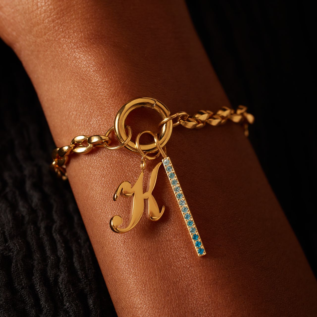 Stainless steel goldplated bedel bar met blauw zirk