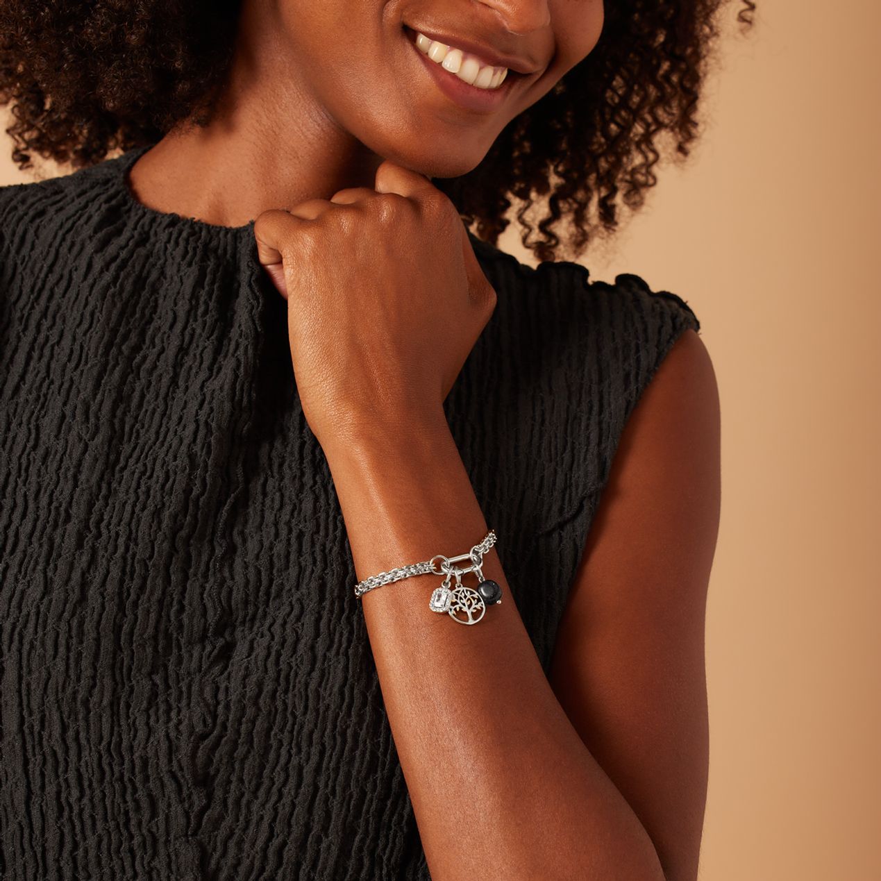 Charm aus Edelstahl mit blauem Sandstein