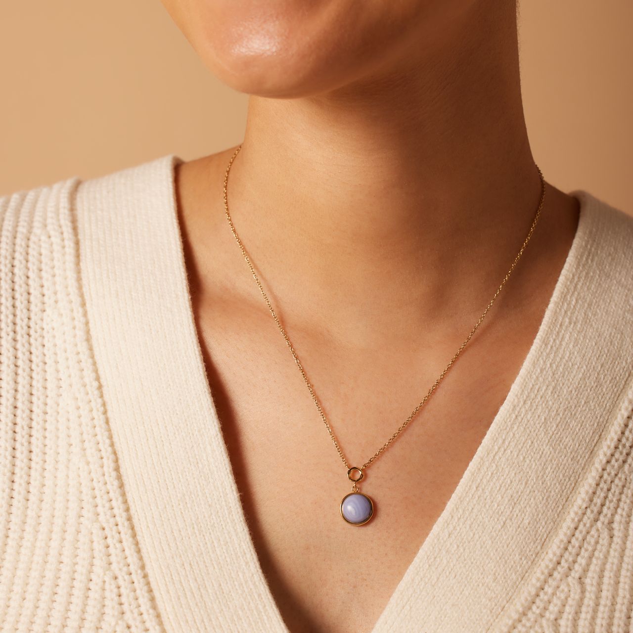 Stalen goldplated ketting met hanger met blue lace agaat voor dames
