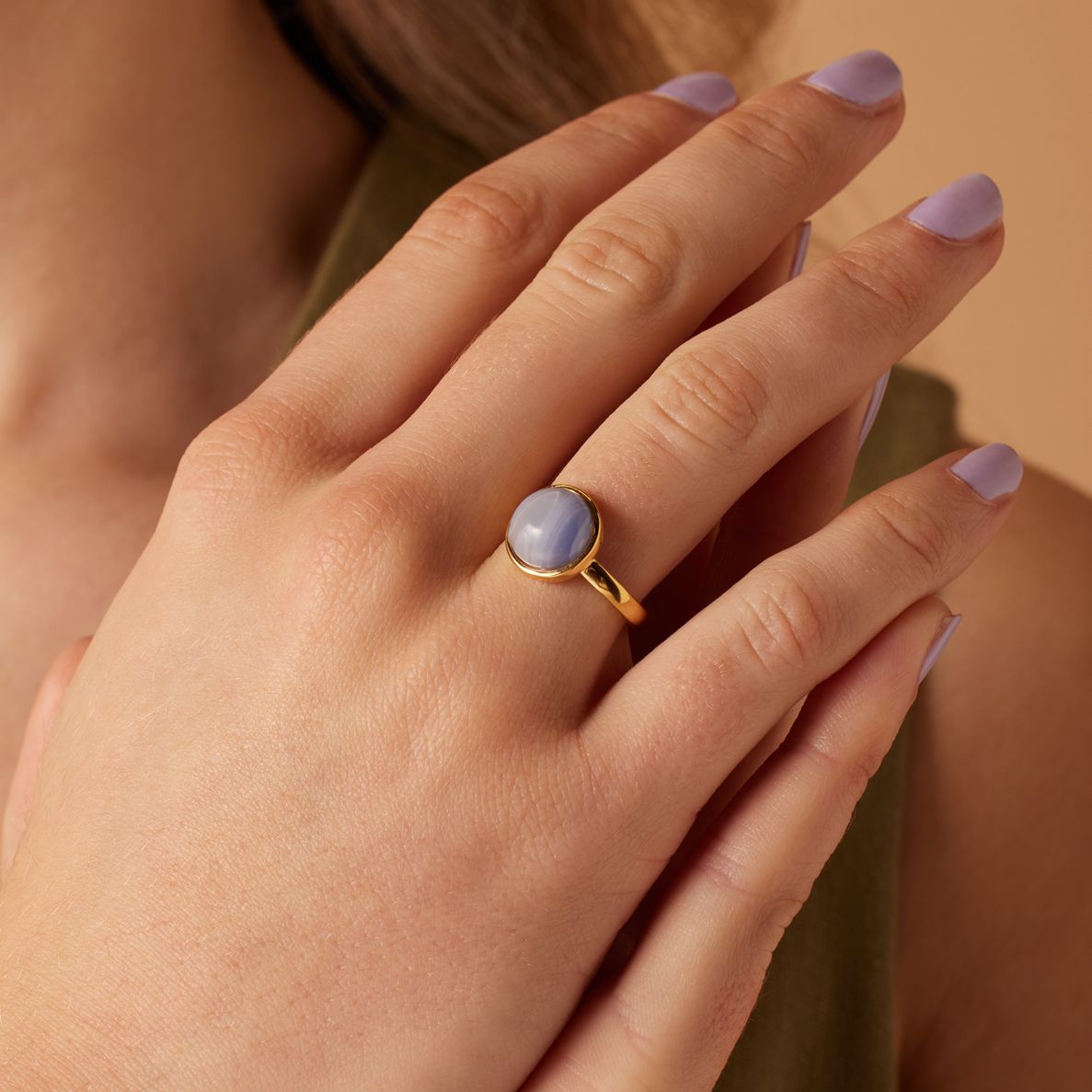 Stainless steel goldplated ring met blue lace agaat