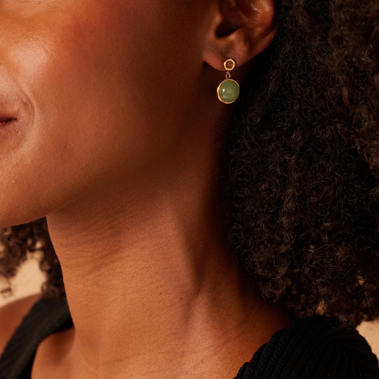 Stalen goldplated oorhangers met groen aventurijn voor dames