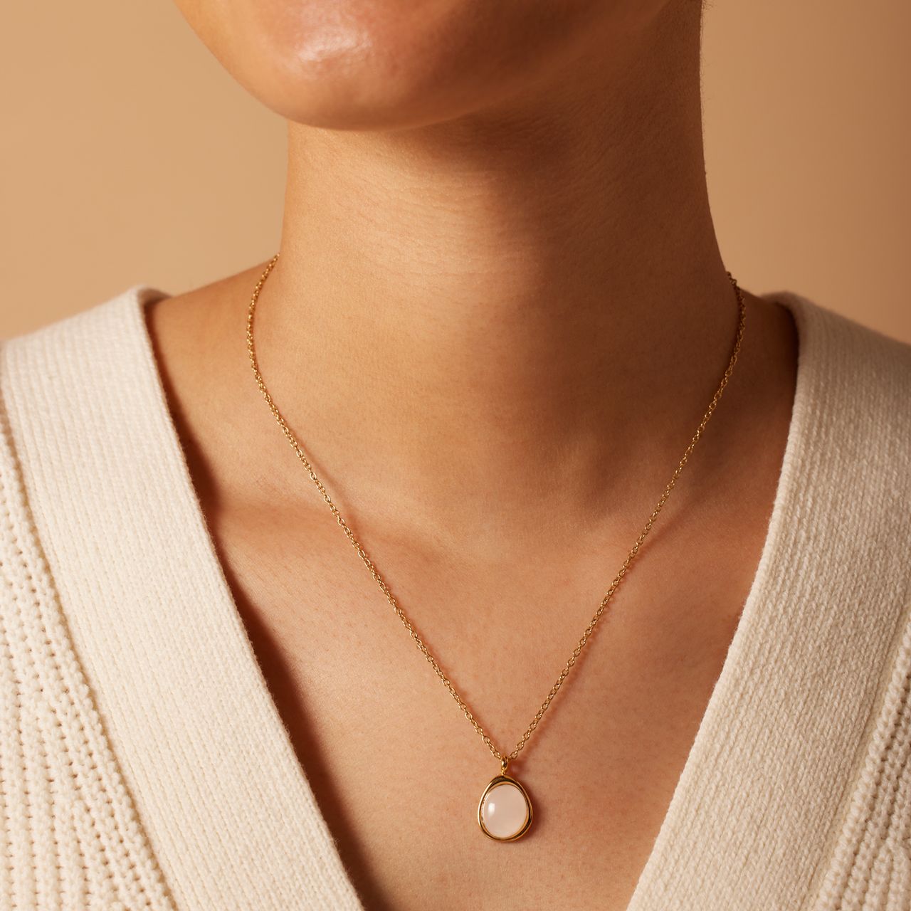 Stalen goldplated ketting met hanger met rozenkwarts voor dames