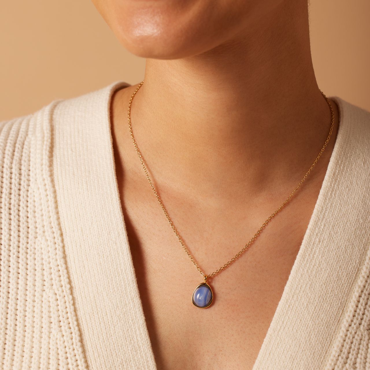 Stainless steel goldplated ketting met blue lace agaat ovaal