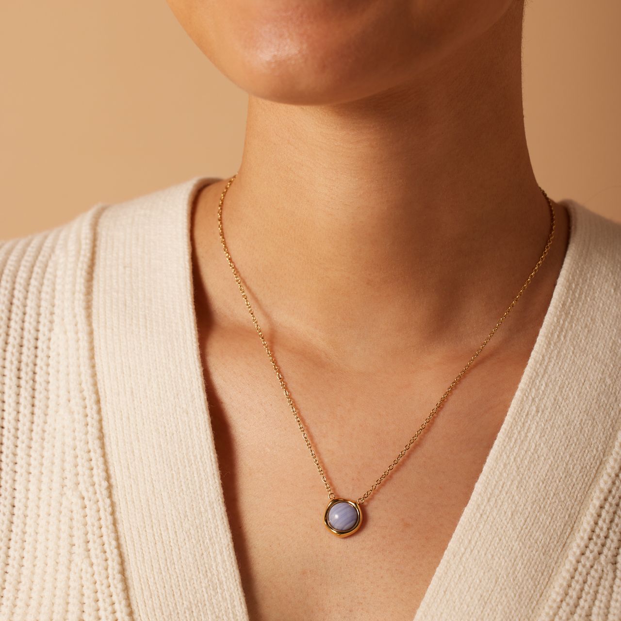 Stalen goldplated ketting met hanger met blue lace agaat voor dames