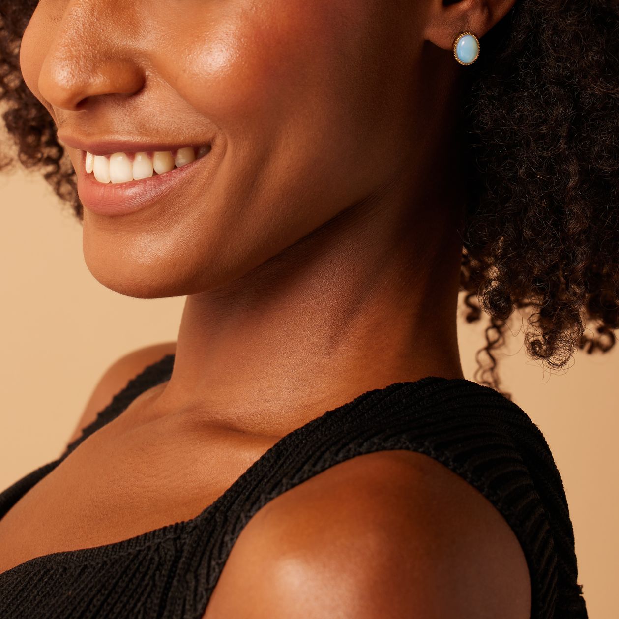 Stainless steel goldplated oorknoppen met opaal voor dames