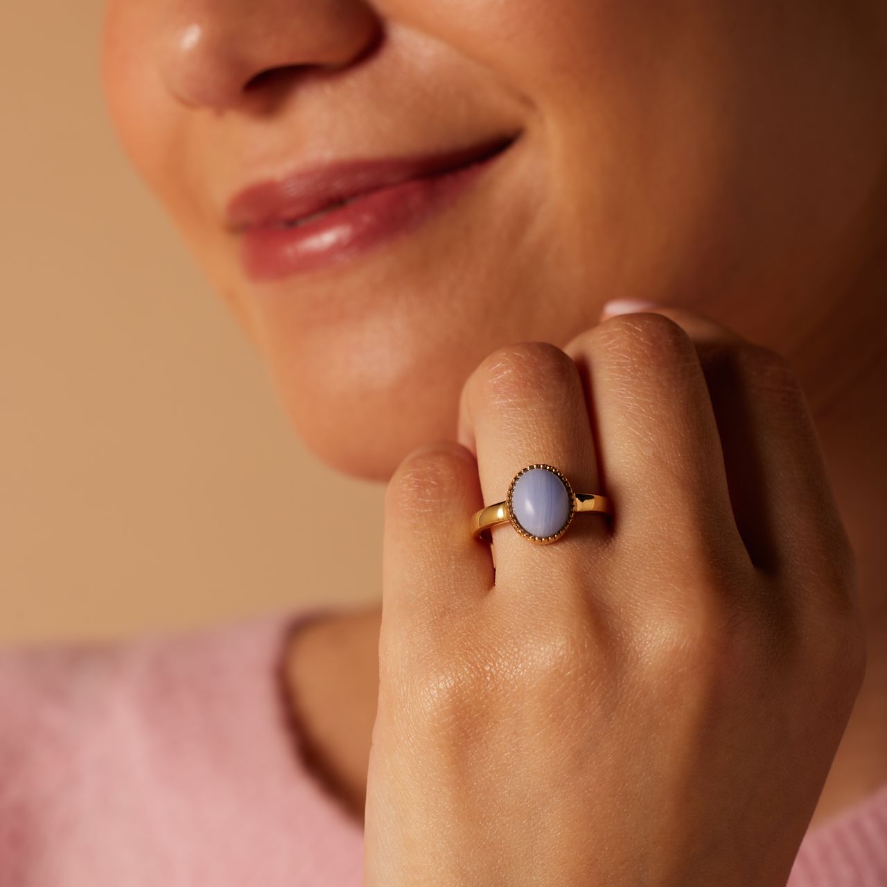 Stainless steel goldplated ring met blue lace agaat voor dames