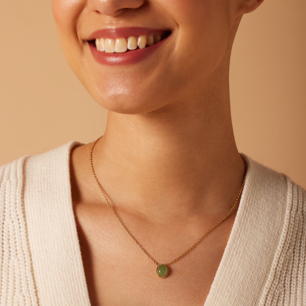 Stalen goldplated ketting met hanger met groene aventurijn voor dames