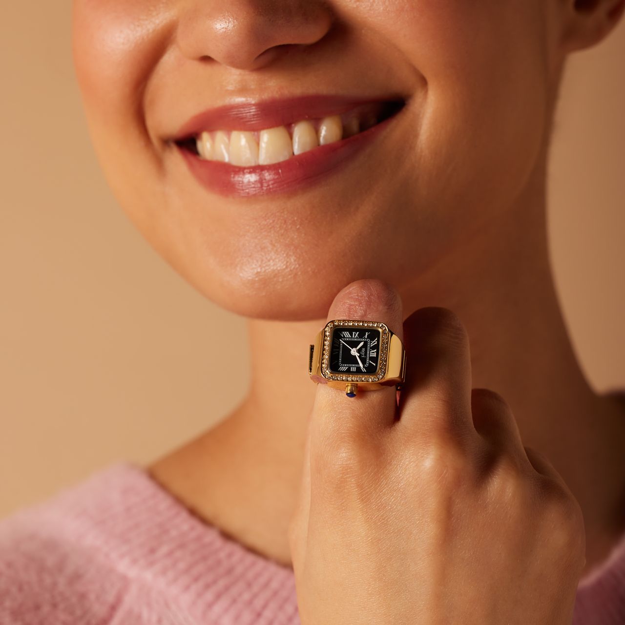 Regal Ringuhr, Gold, mit schwarzem Zifferblatt und Zirkoniasteinen