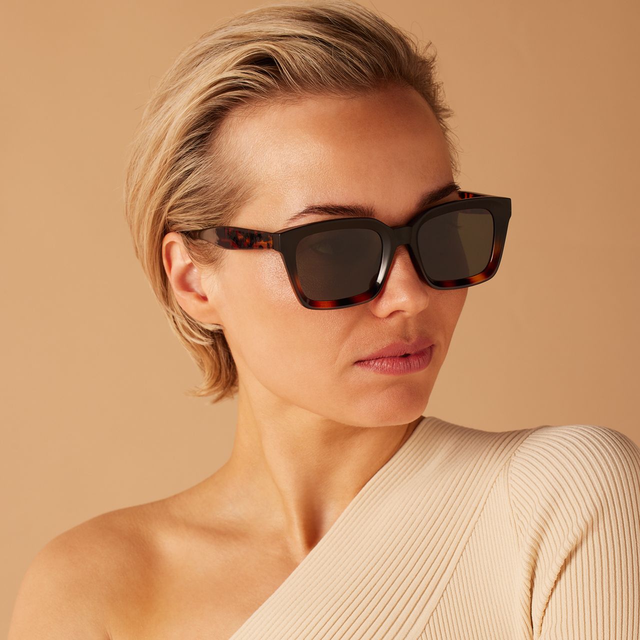 Braune quadratische Sonnenbrille mit Pantherprint