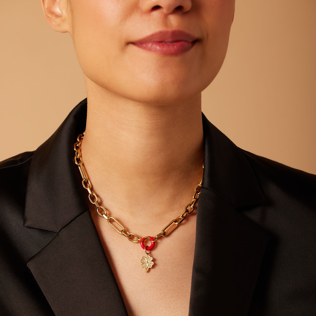 Stainless steel goldplated hanger met rood emaille voor dames