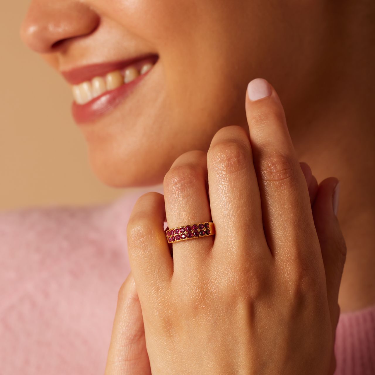 Ring aus Edelstahl, vergoldet, doppelreihig, mit rotem Zirkonia