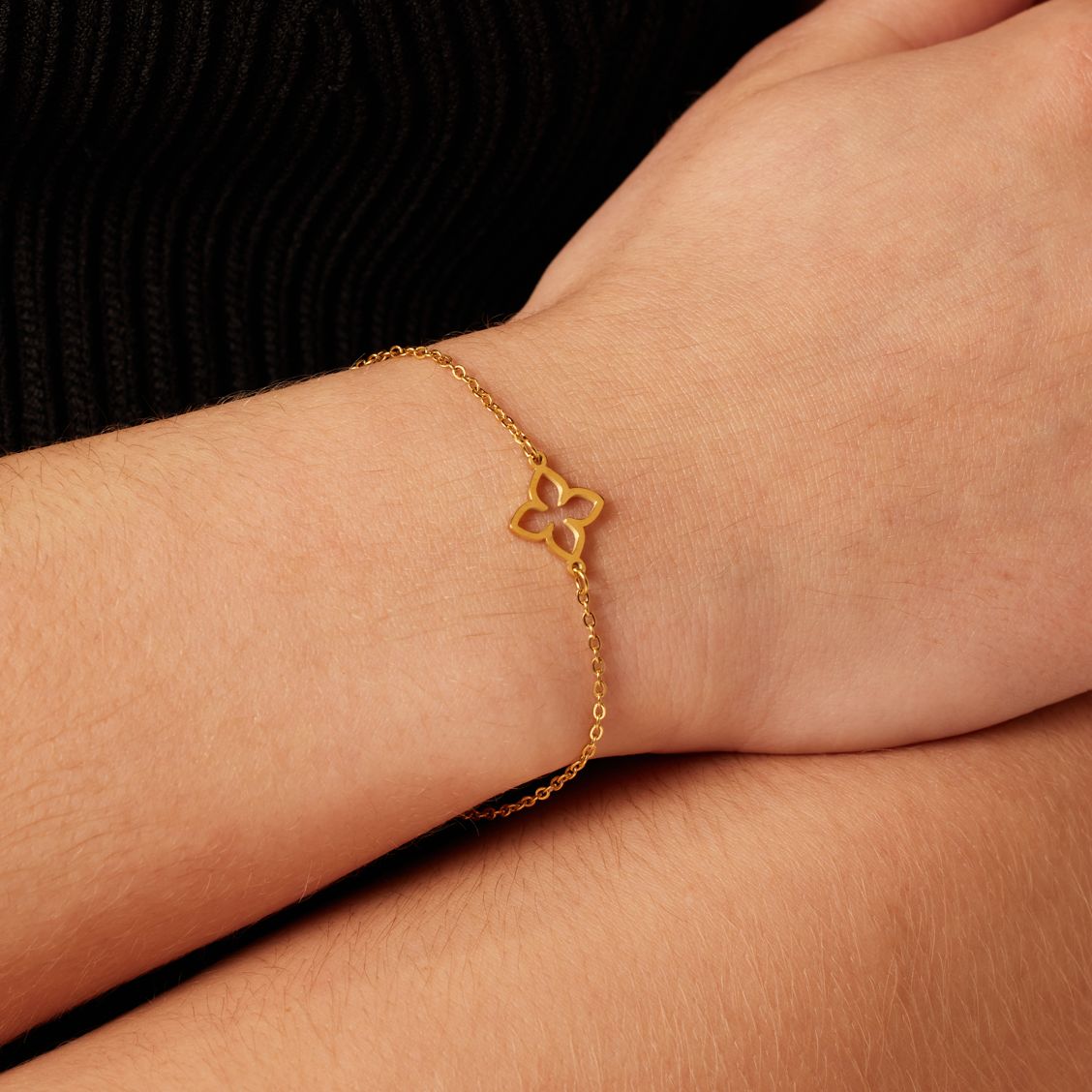 Stainless steel goldplated armband met ovale bloem