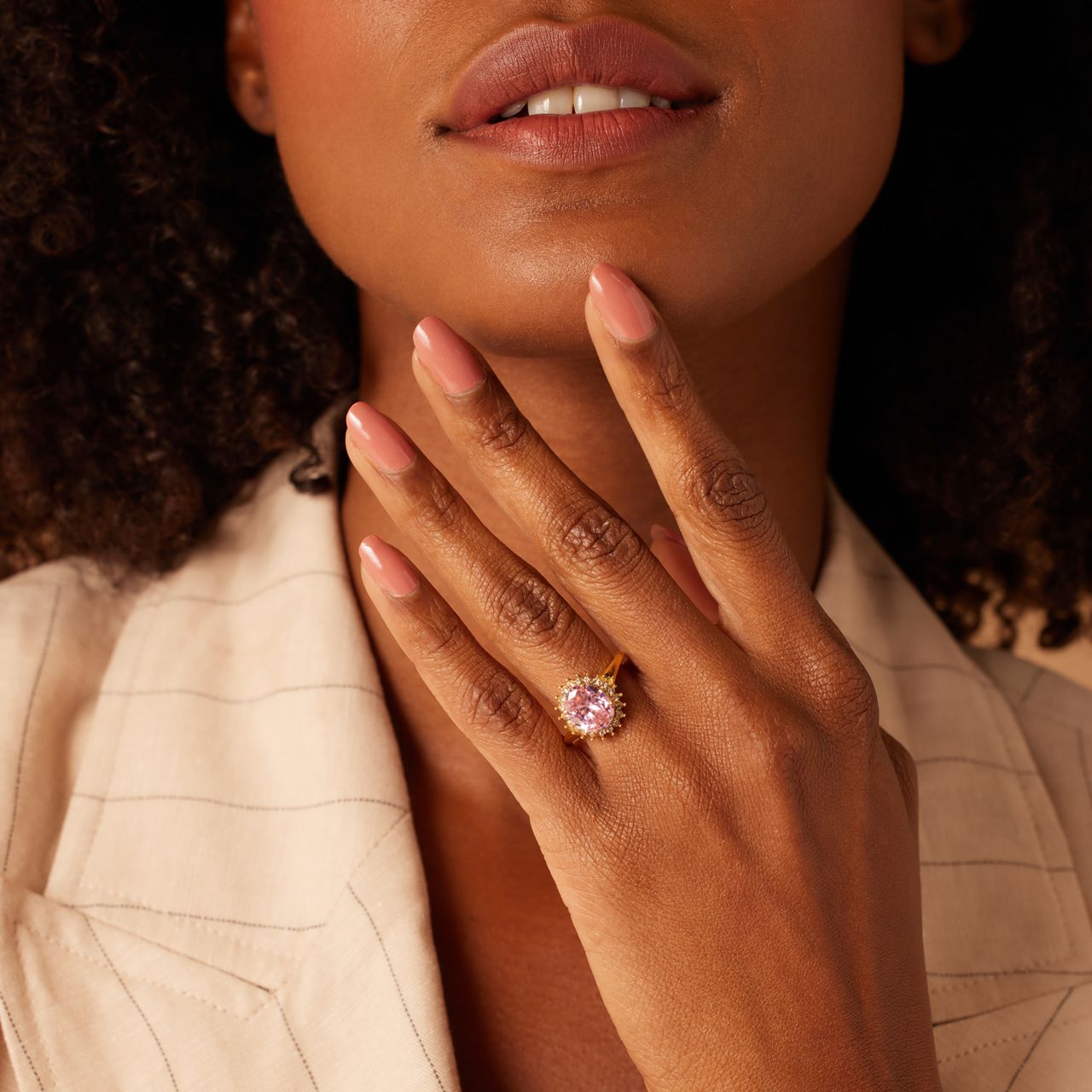 Stainless steel goldplated vintage ring met roze zirkonia