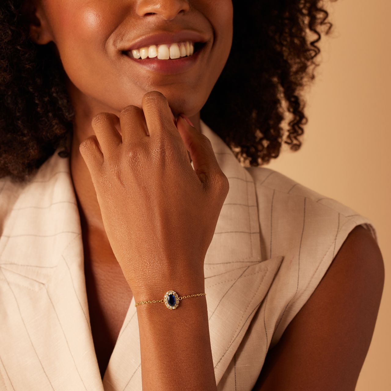 Stainless steel goldplated vintage armband met blauw zirkonia