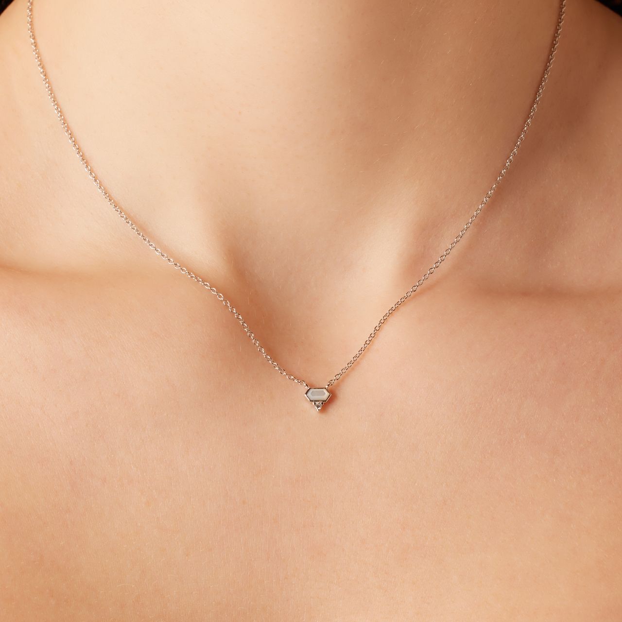 Zilveren ketting met hanger en zirkonia