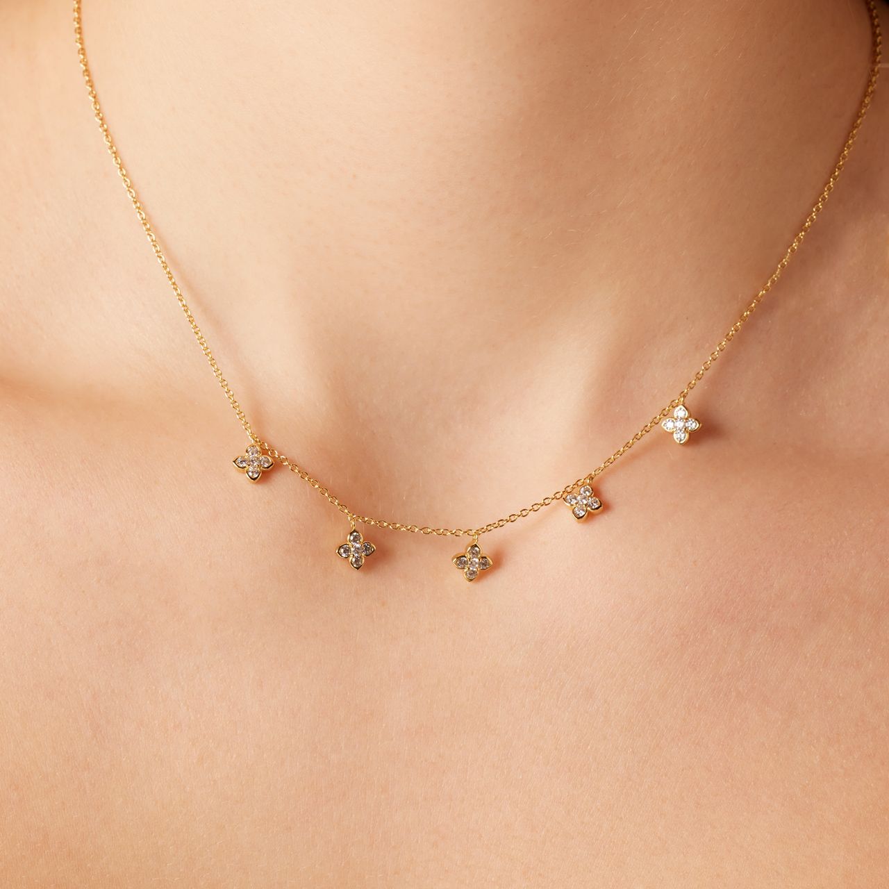 Zilveren ketting goldplated hanger bloemen met zirkonia