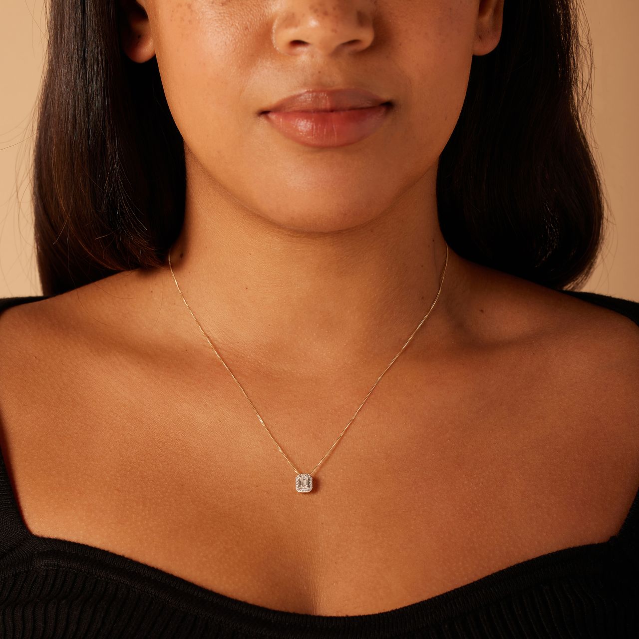 14 karaat geelgouden ketting met hanger met 17 labgrown diamanten voor dames