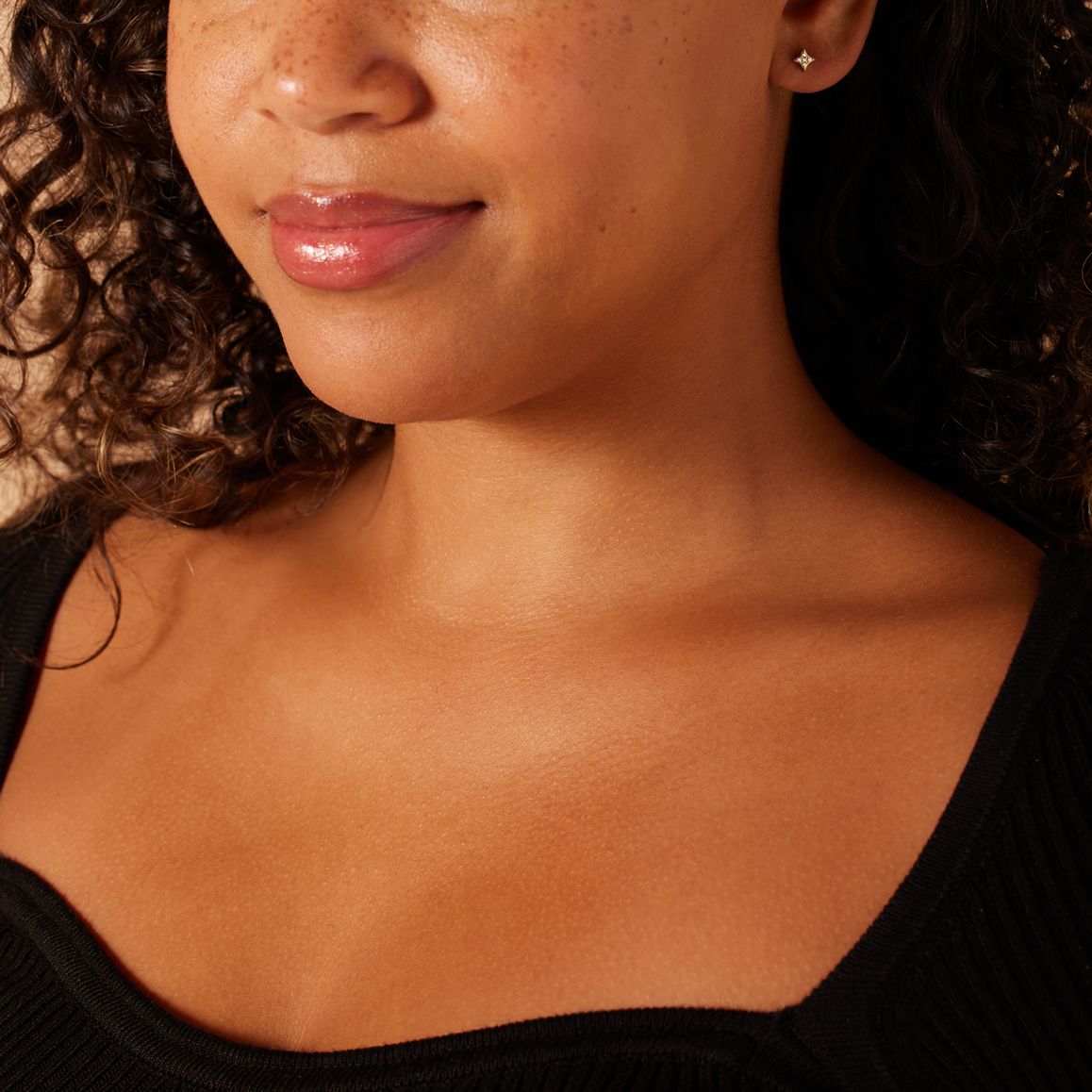 Silberne goldbeschichtete Ohrstecker für Damen