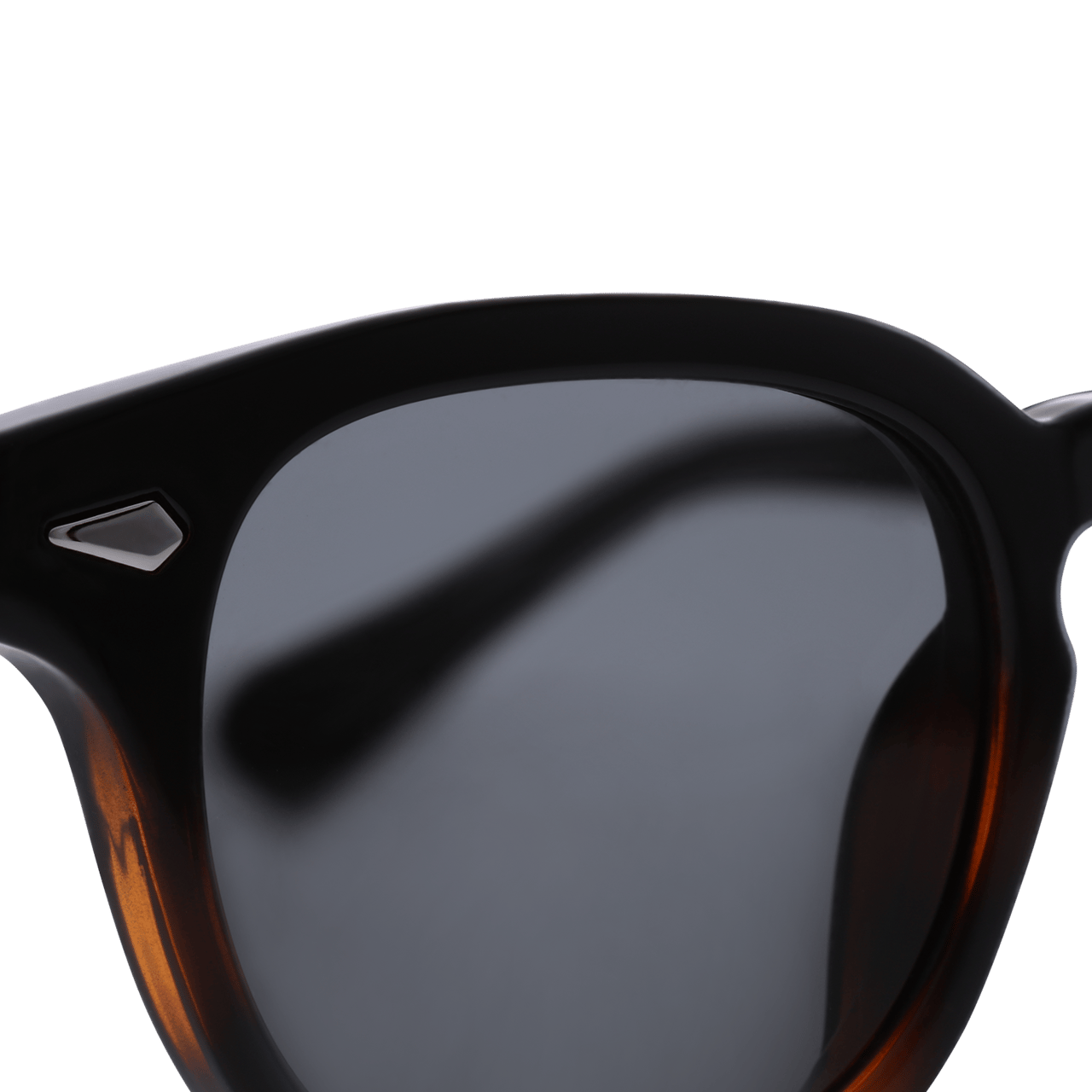Sonnenbrille mit schwarz-braunem Rahmen